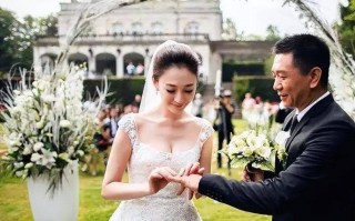50岁李小冉现状曝光放低身段打工还债豪门梦破碎！如今丈夫成被执行人？